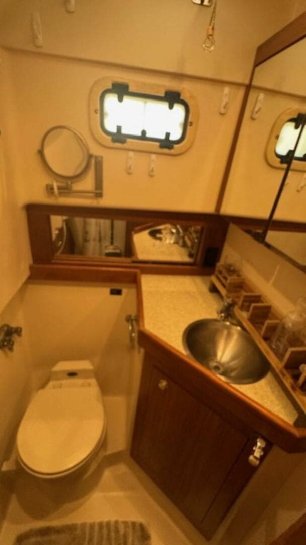 2000 Mainship Pilot 34 — photo 18