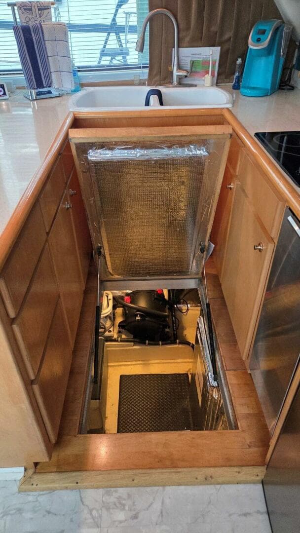 1998 Navigator 5300 — photo 96