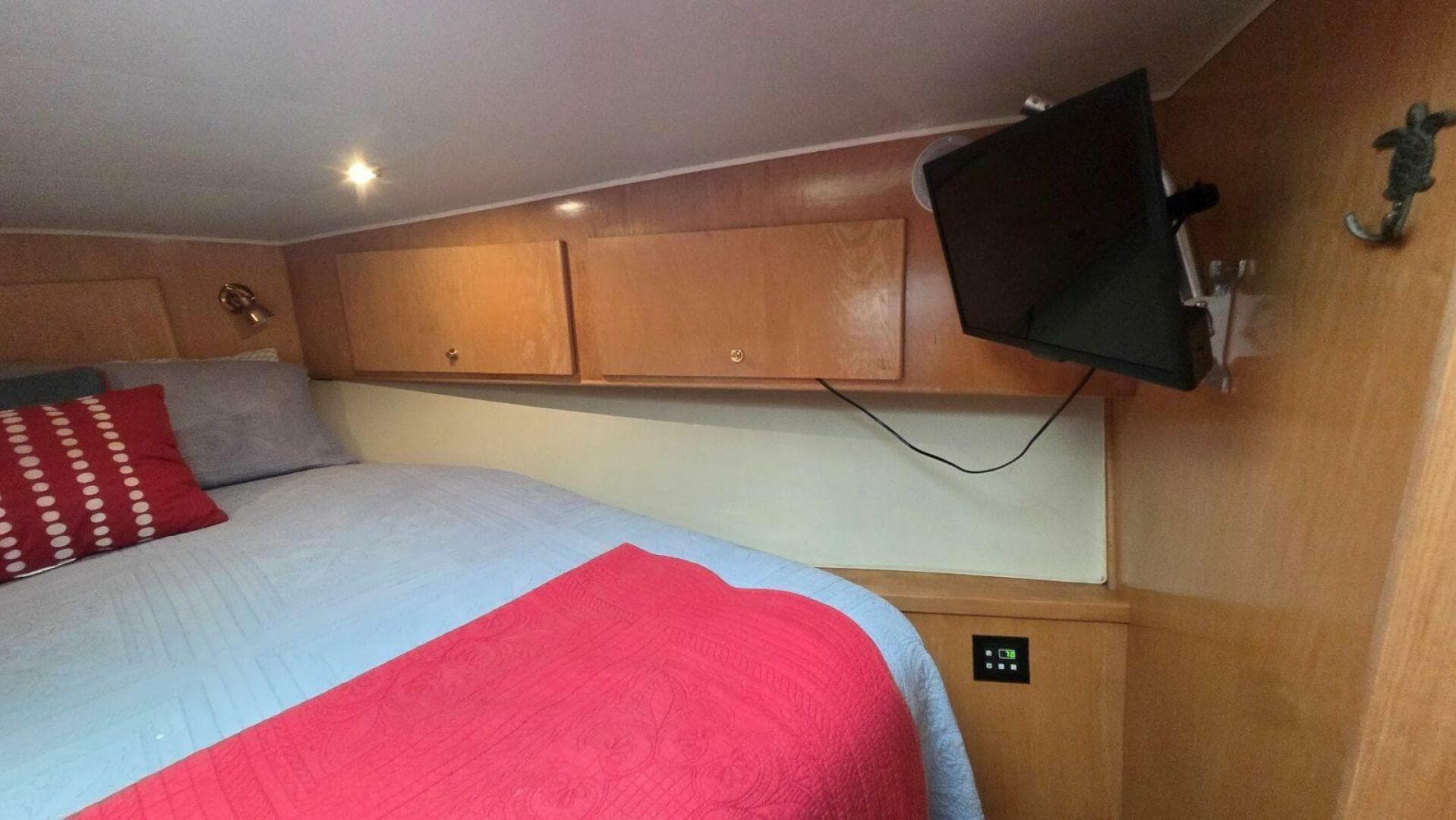 1998 Navigator 5300 — photo 70