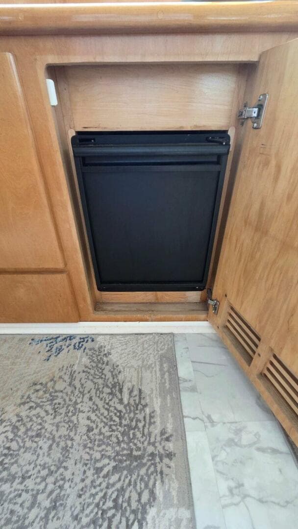 1998 Navigator 5300 — photo 34