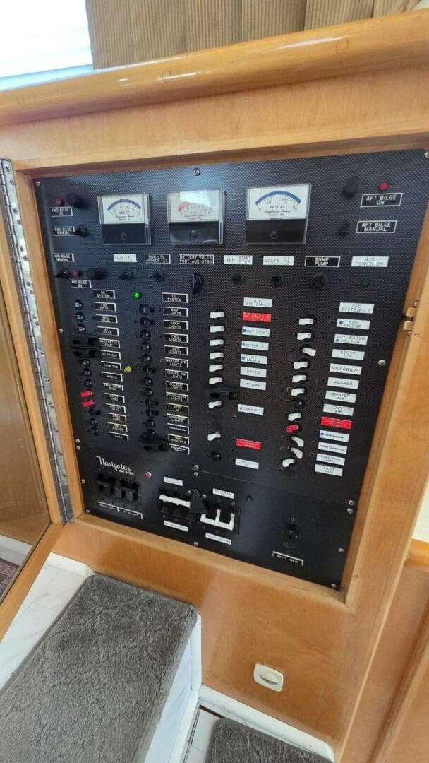 1998 Navigator 5300 — photo 36