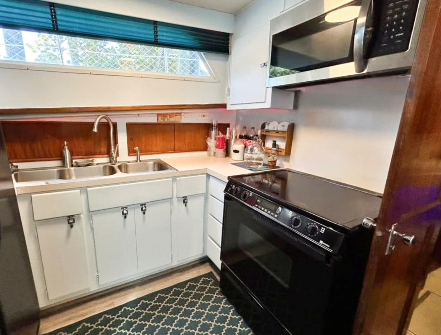 1975 Hatteras 58 Yacht Fisherman — photo 14