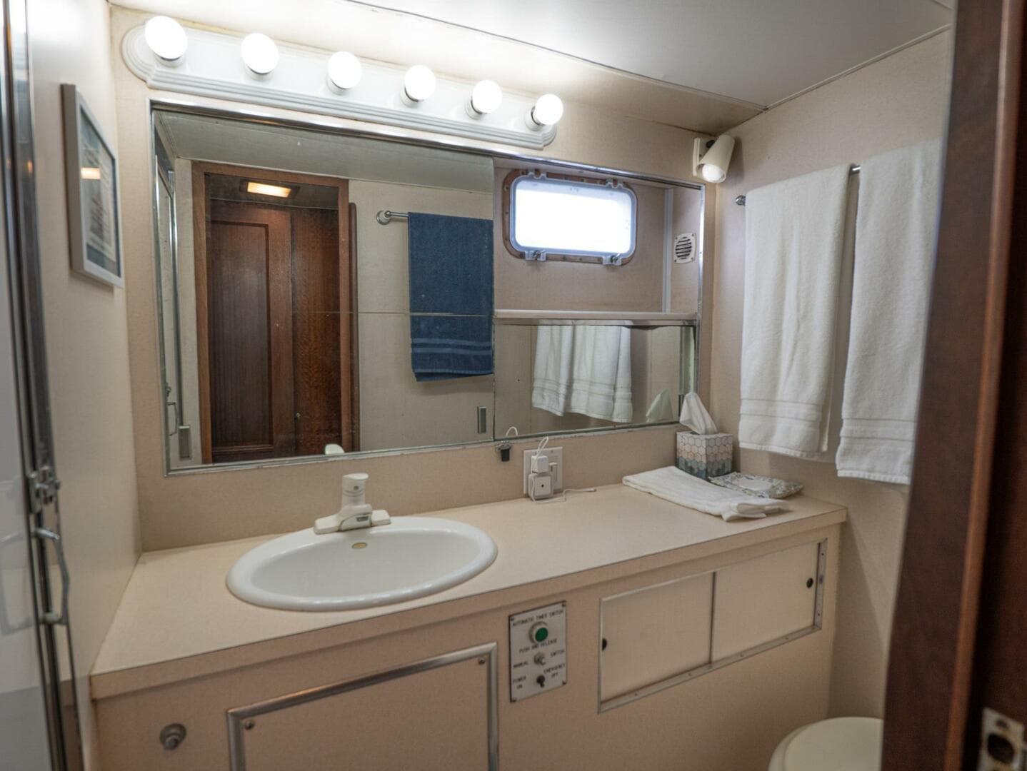 1975 Hatteras 58 Yacht Fisherman — photo 24