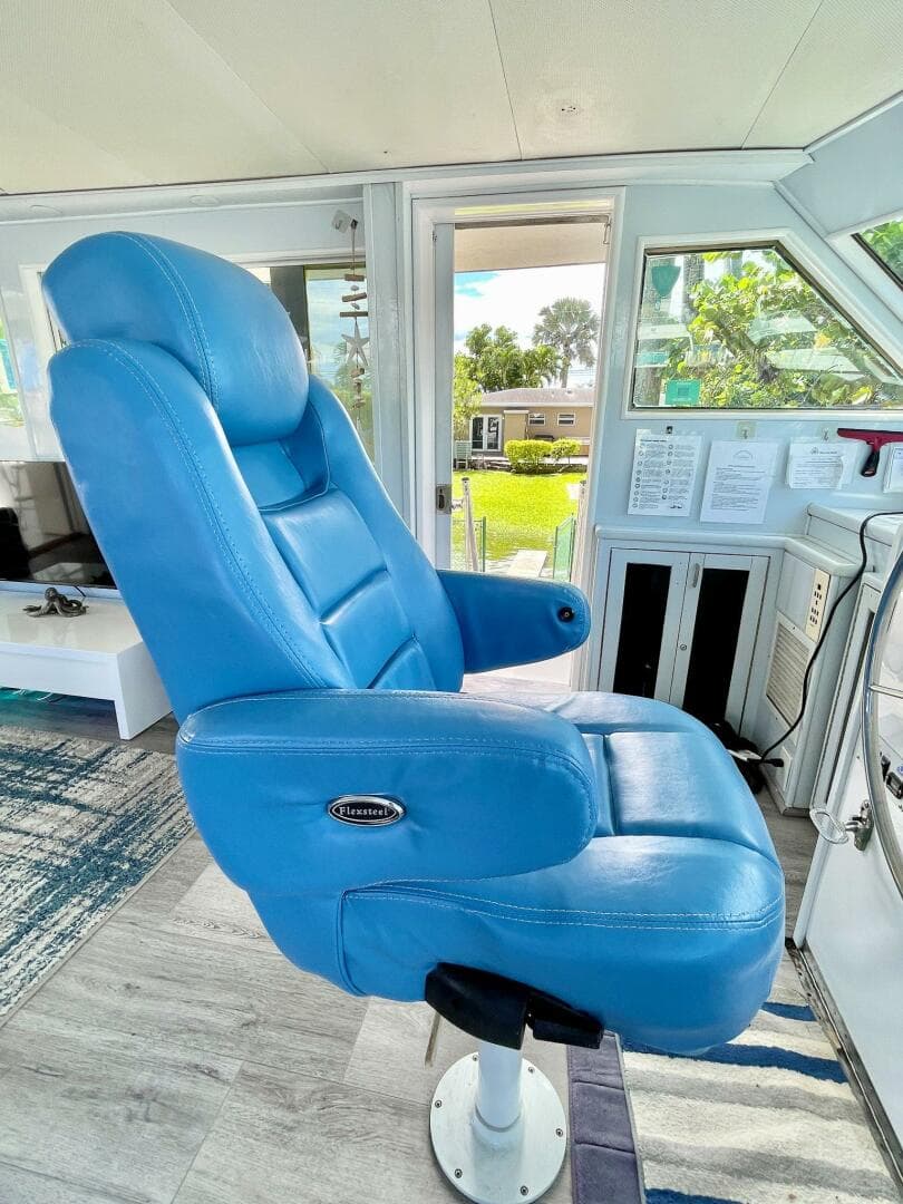 1975 Hatteras 58 Yacht Fisherman — photo 10