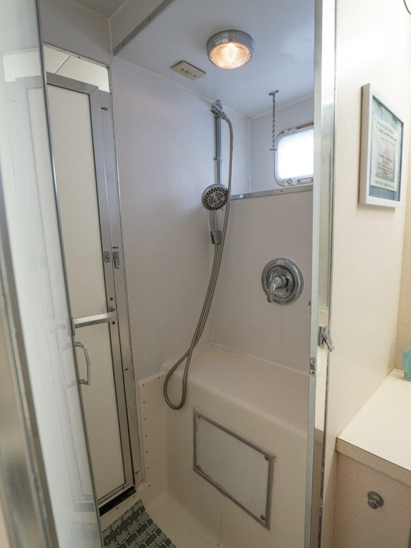 1975 Hatteras 58 Yacht Fisherman — photo 23