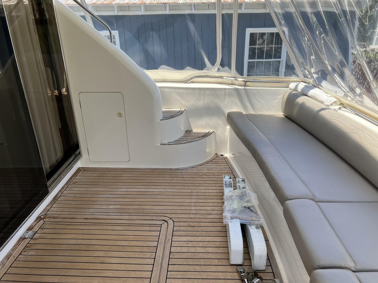 1998 Viking Princess Sport Cruiser — photo 4