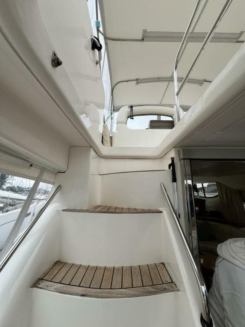 1998 Viking Princess Sport Cruiser — photo 11