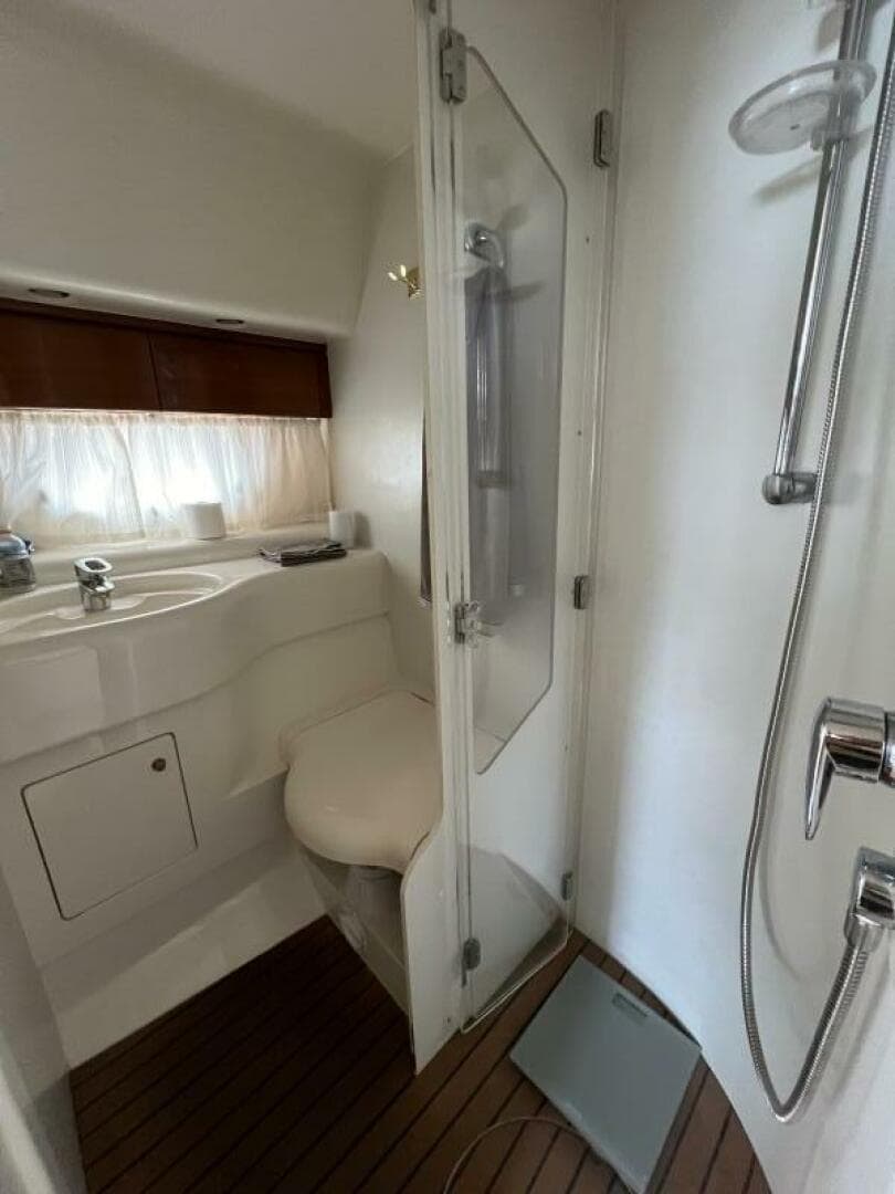 1998 Viking Princess Sport Cruiser — photo 45