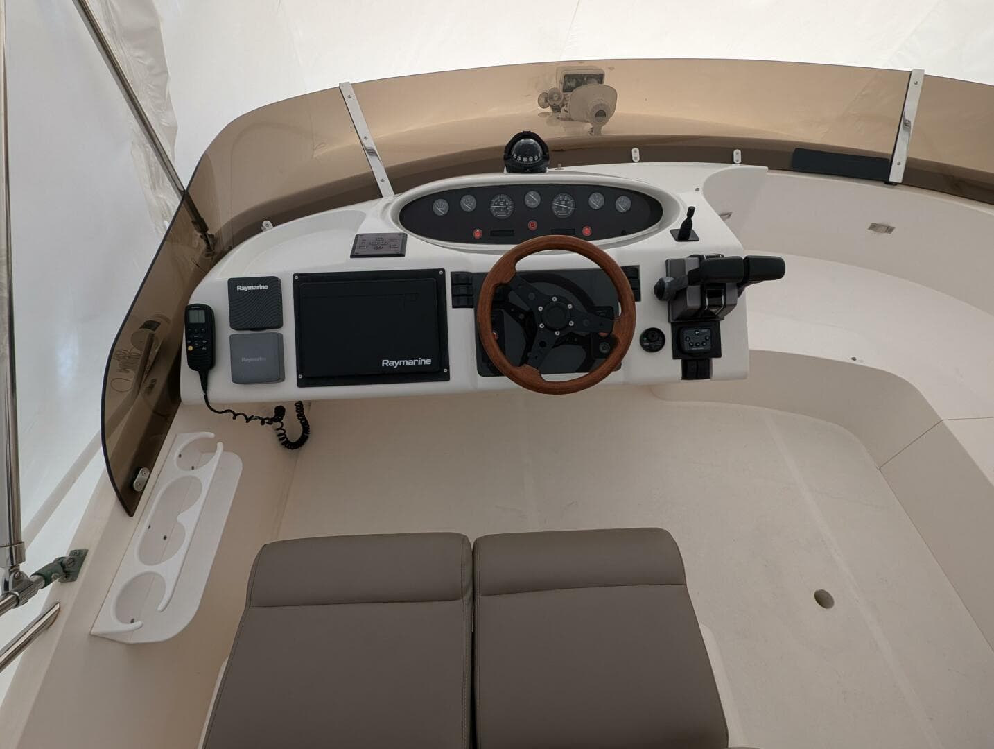 1998 Viking Princess Sport Cruiser — photo 98