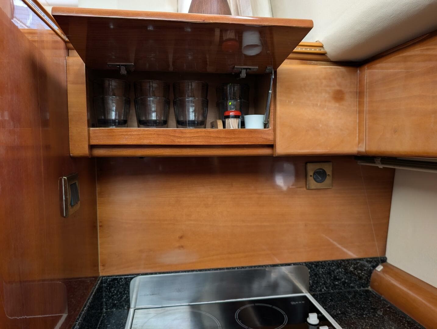 1998 Viking Princess Sport Cruiser — photo 41