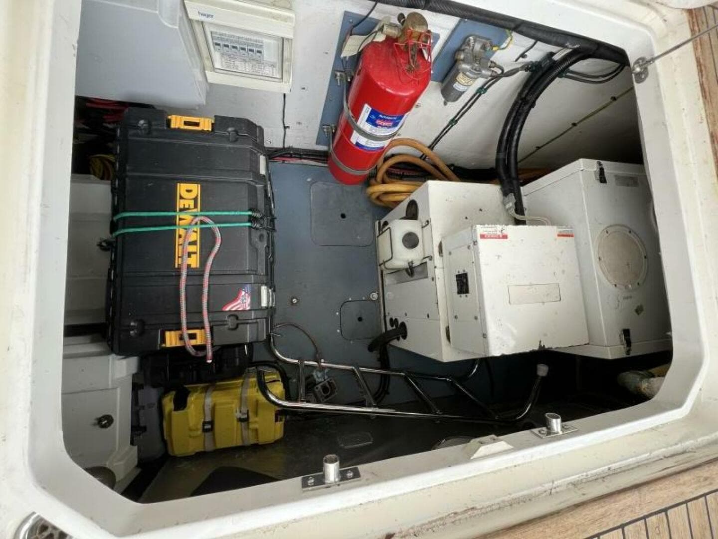 1998 Viking Princess Sport Cruiser — photo 6