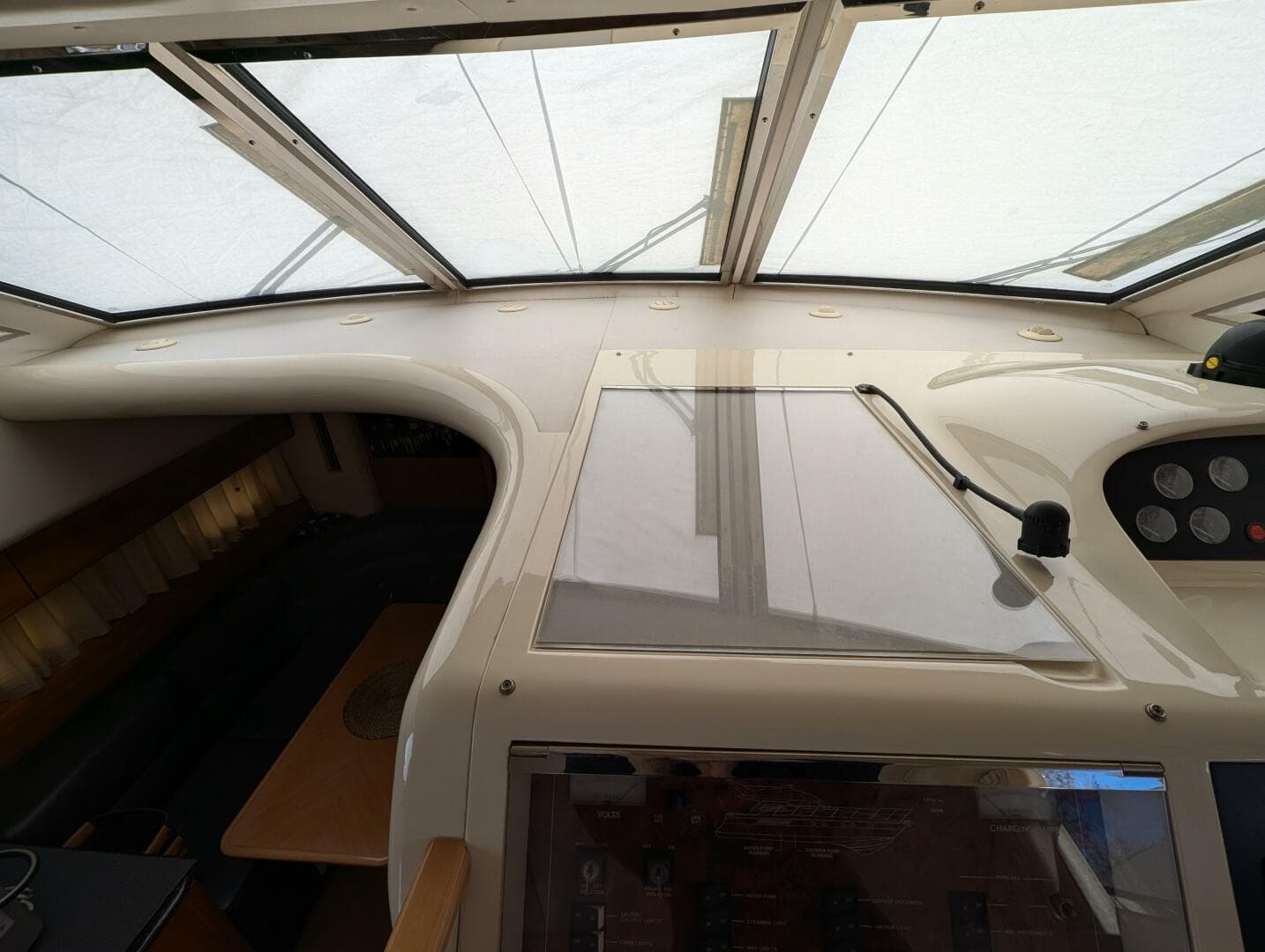 1998 Viking Princess Sport Cruiser — photo 31