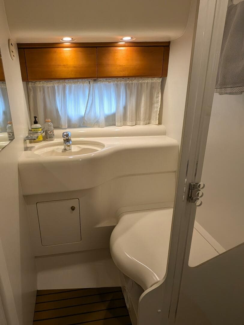 1998 Viking Princess Sport Cruiser — photo 46