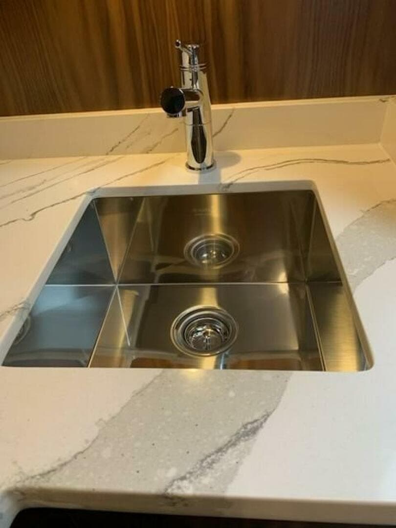 2020 Hatteras GT 45 Express — photo 27