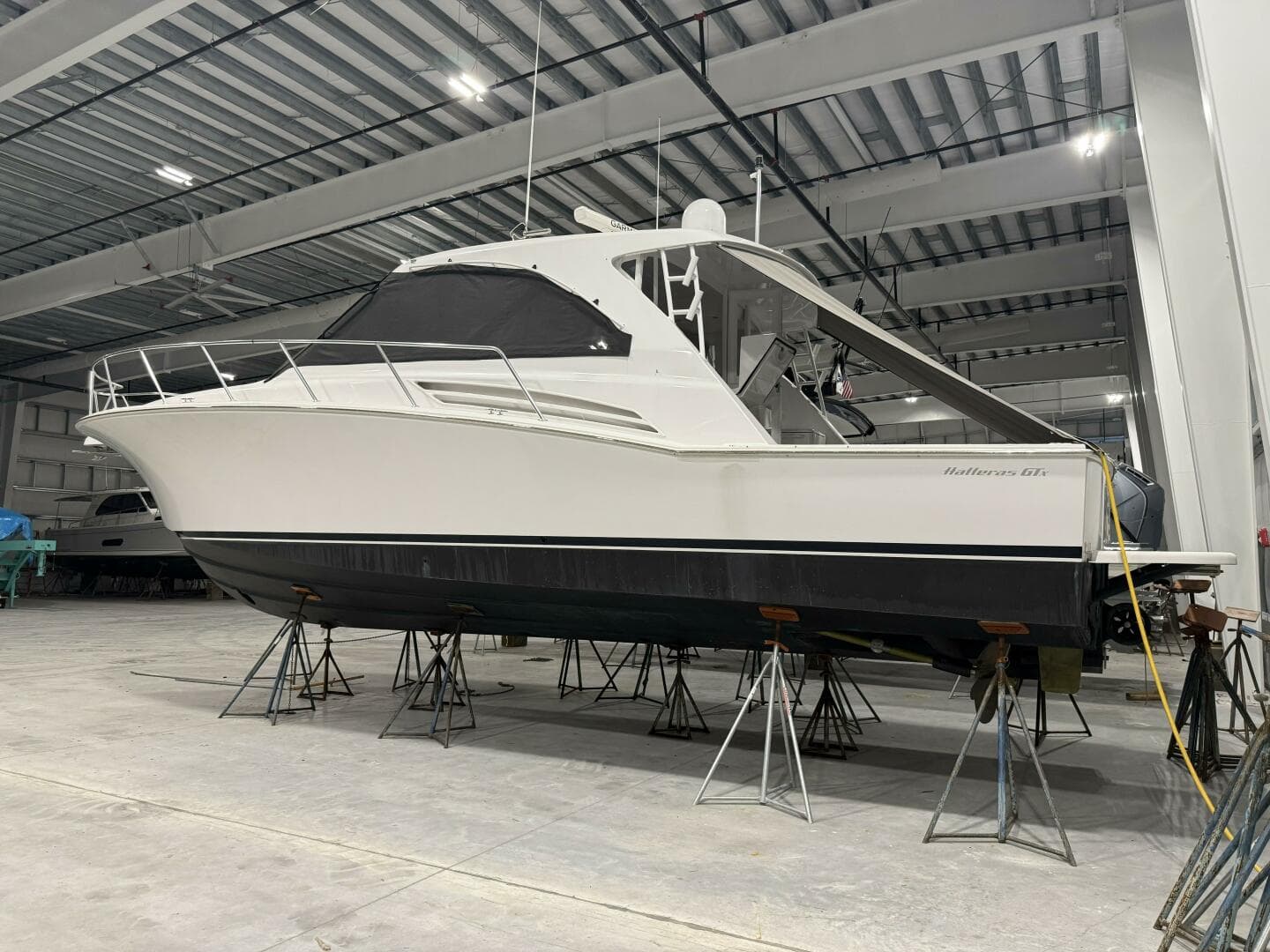 2020 Hatteras GT 45 Express — photo 12