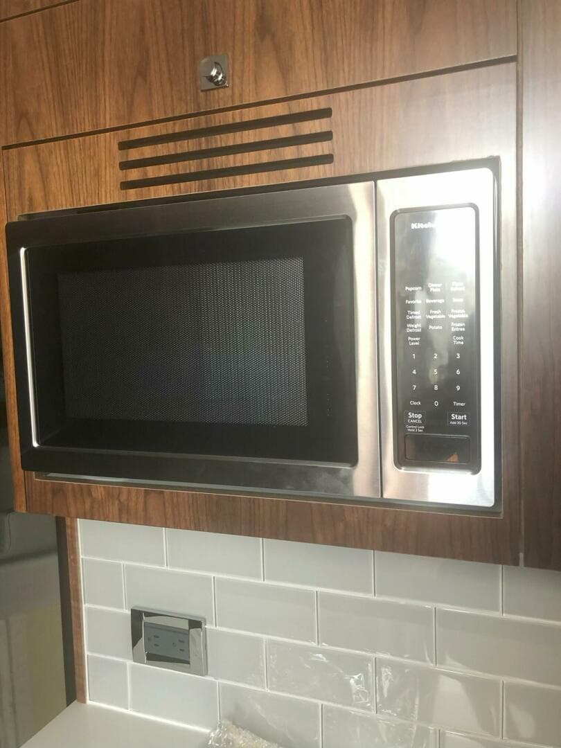 2020 Hatteras GT 45 Express — photo 41