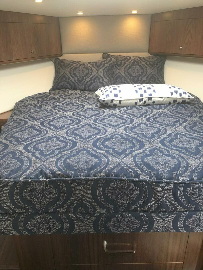 2020 Hatteras GT 45 Express — photo 44