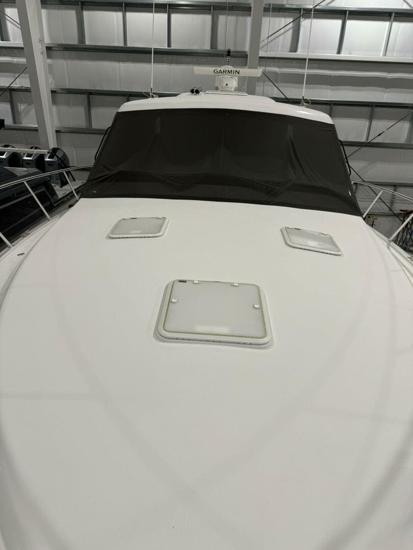 2020 Hatteras GT 45 Express — photo 17