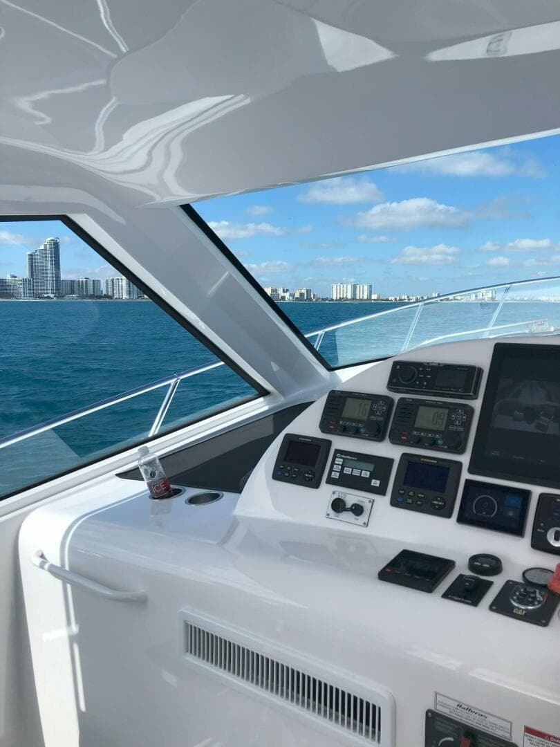 2020 Hatteras GT 45 Express — photo 21