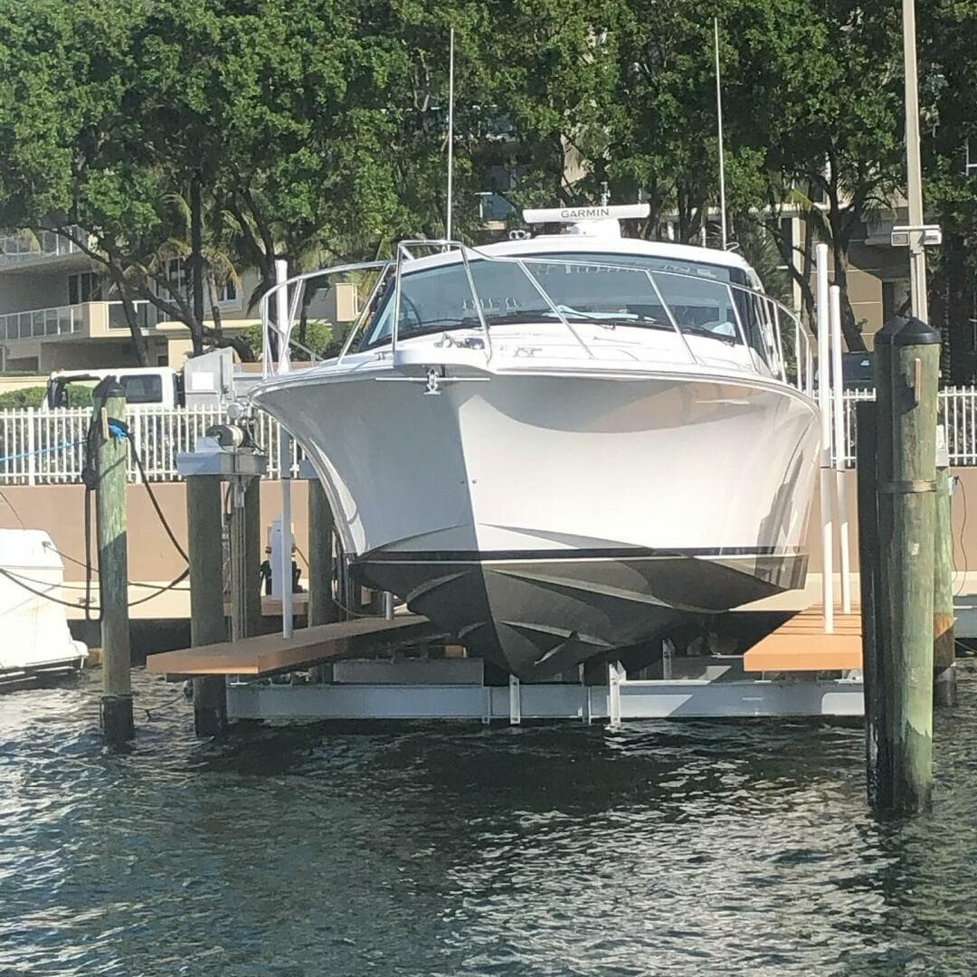 2020 Hatteras GT 45 Express — photo 6