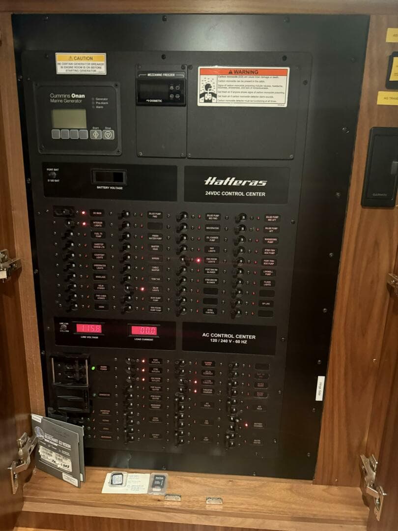 2020 Hatteras GT 45 Express — photo 42