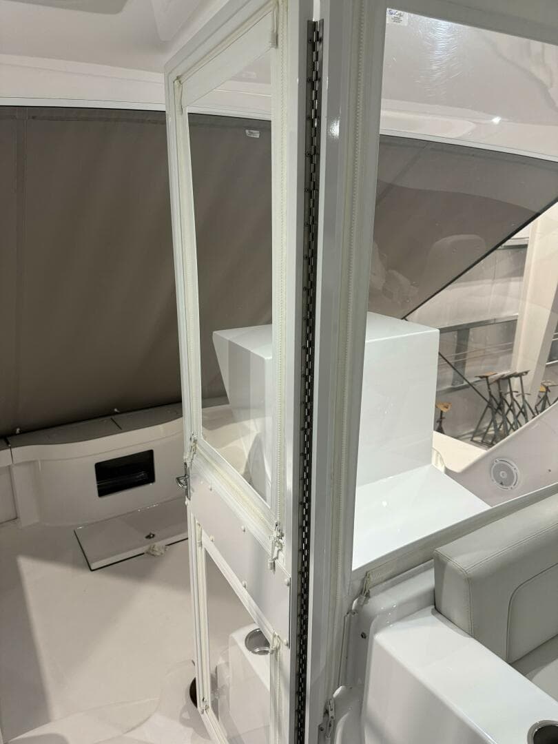 2020 Hatteras GT 45 Express — photo 36