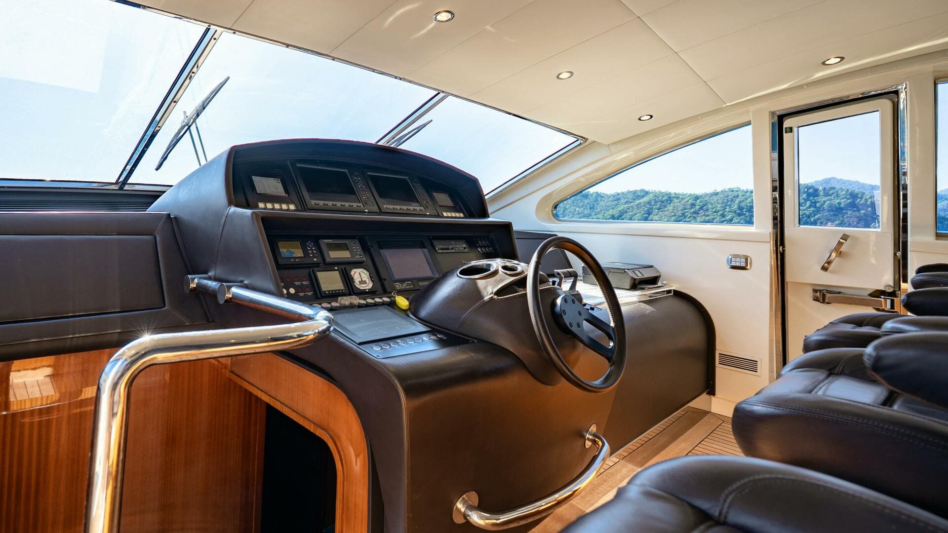 2010 Leopard 27 Sport — photo 24