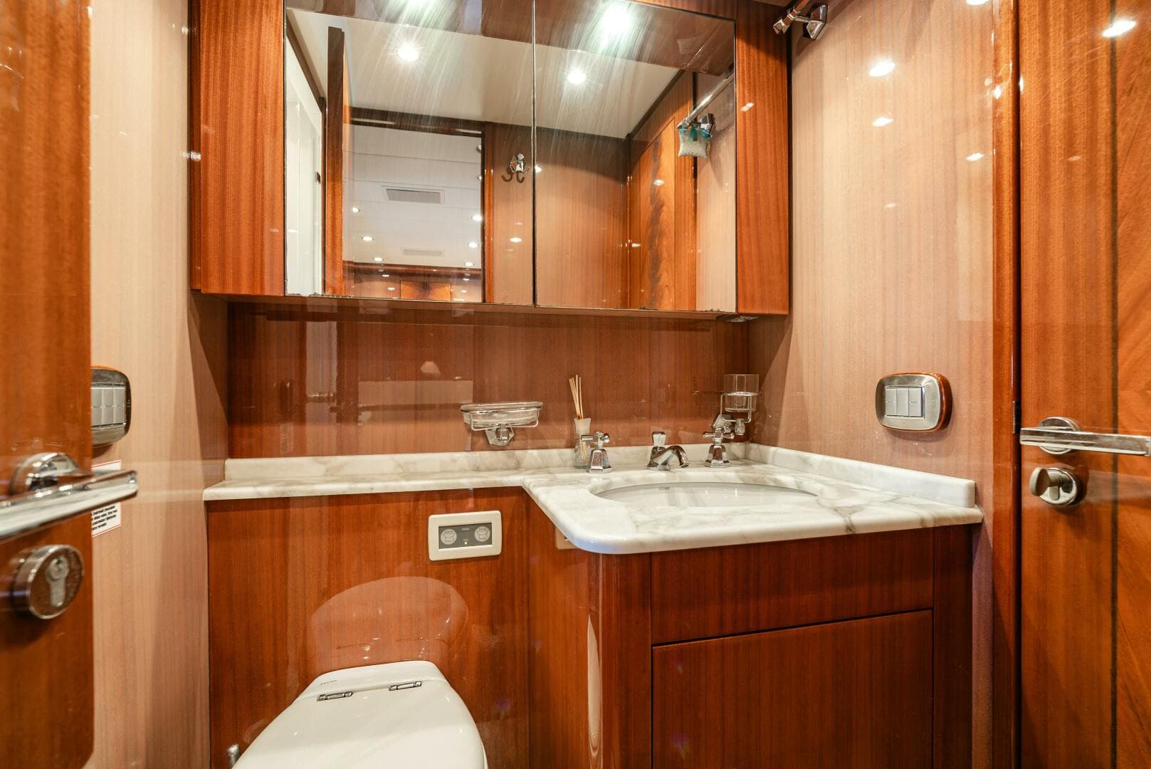 2010 Leopard 27 Sport — photo 38