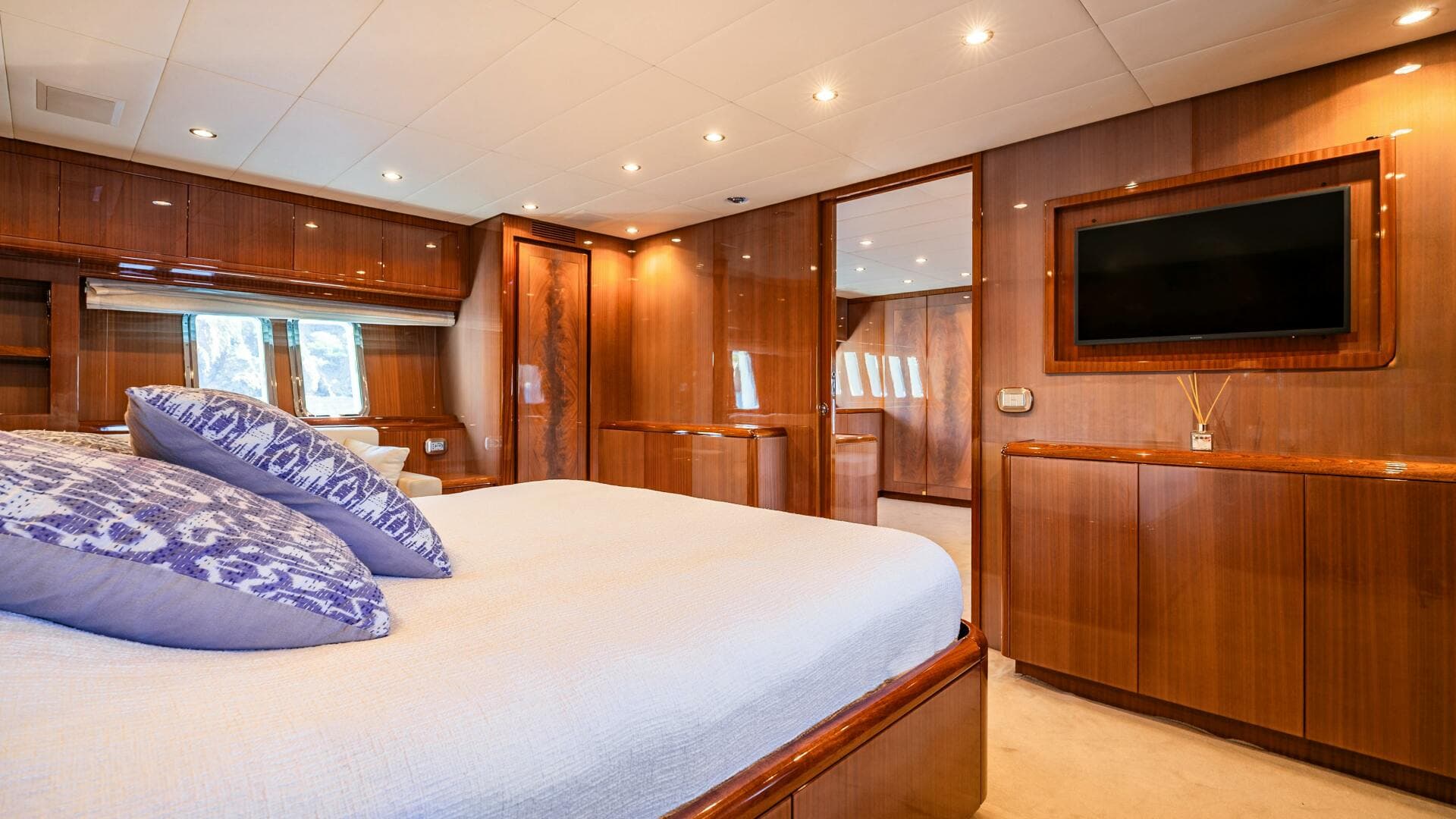 2010 Leopard 27 Sport — photo 31