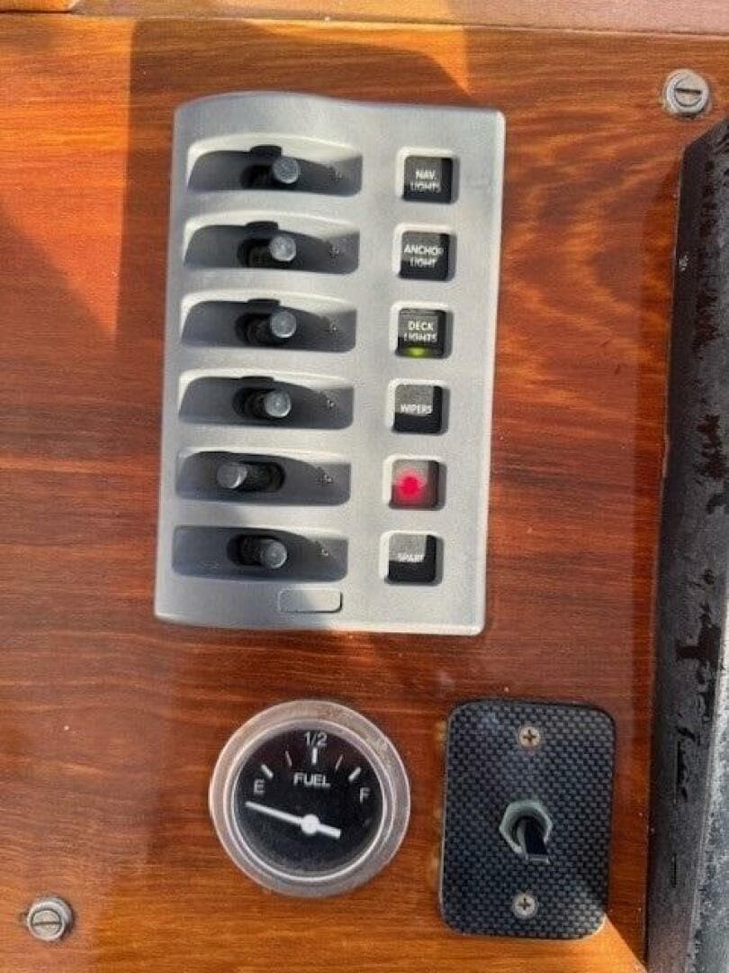 1975 Jarvis Newman — photo 53