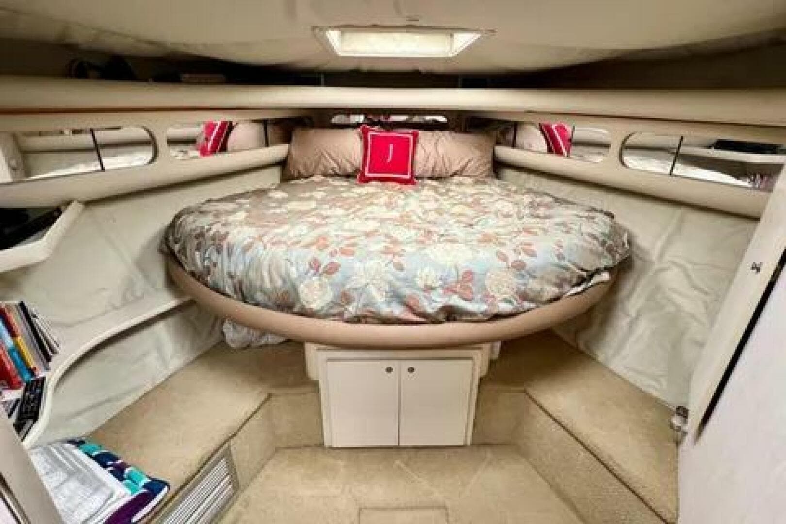 1996 Cruisers Yachts 4285 Express Bridge — photo 12