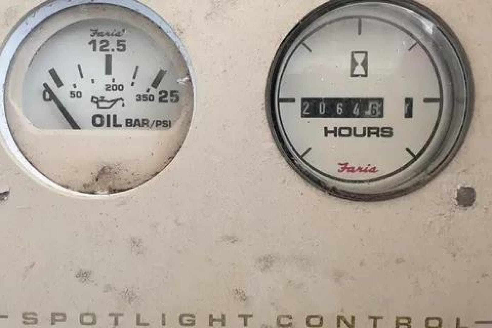 1996 Cruisers Yachts 4285 Express Bridge — photo 30