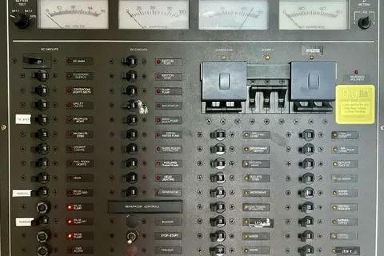 1996 Cruisers Yachts 4285 Express Bridge — photo 28