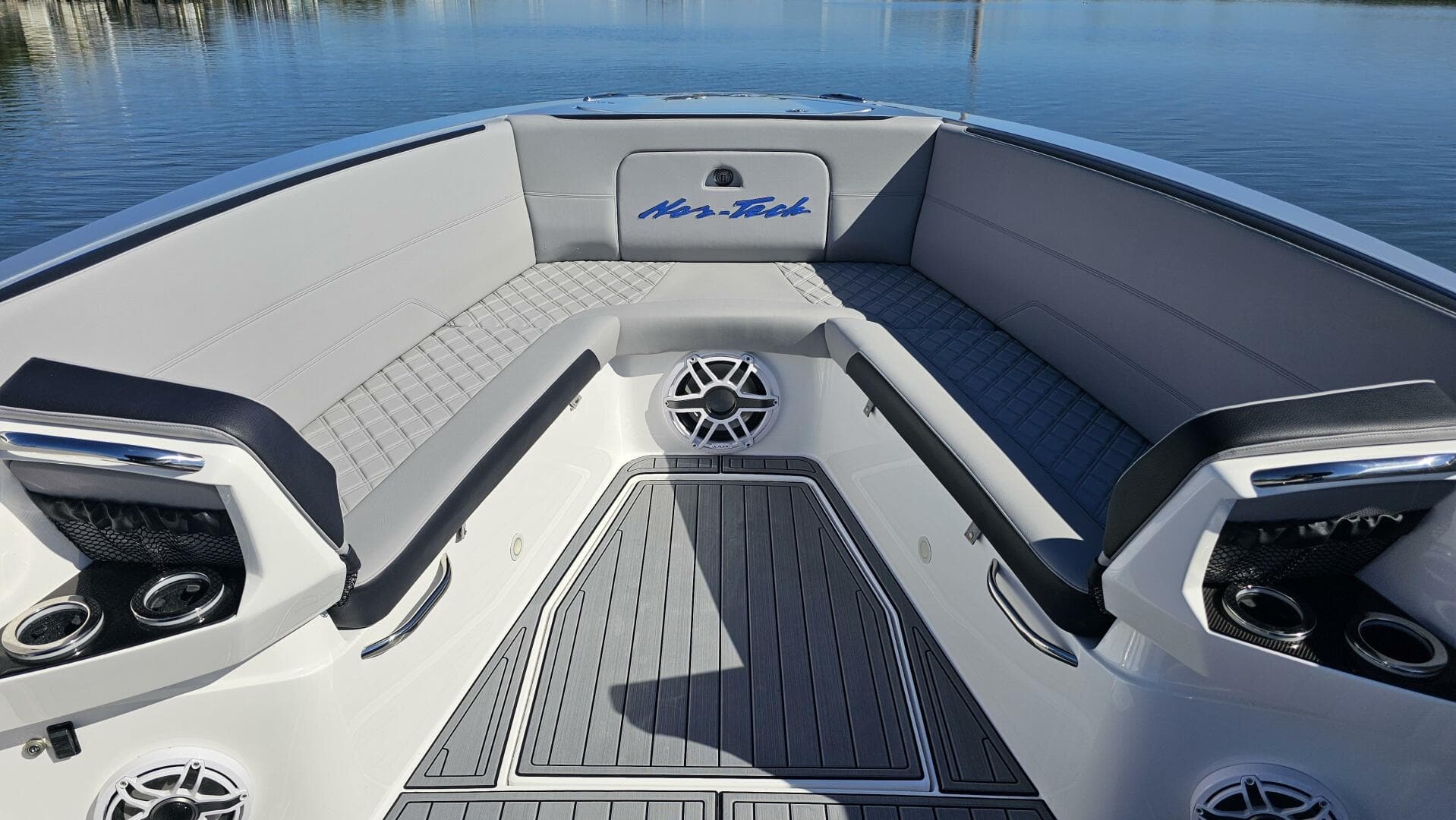 2024 Nor-Tech 390 Sport Center Console — photo 43