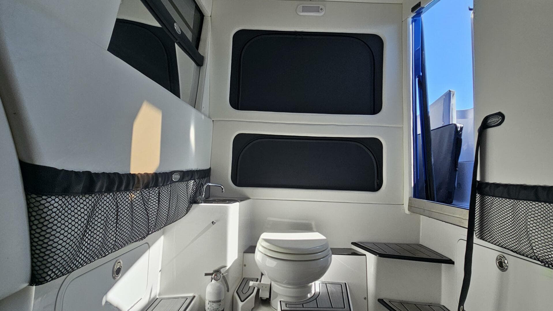 2024 Nor-Tech 390 Sport Center Console — photo 35