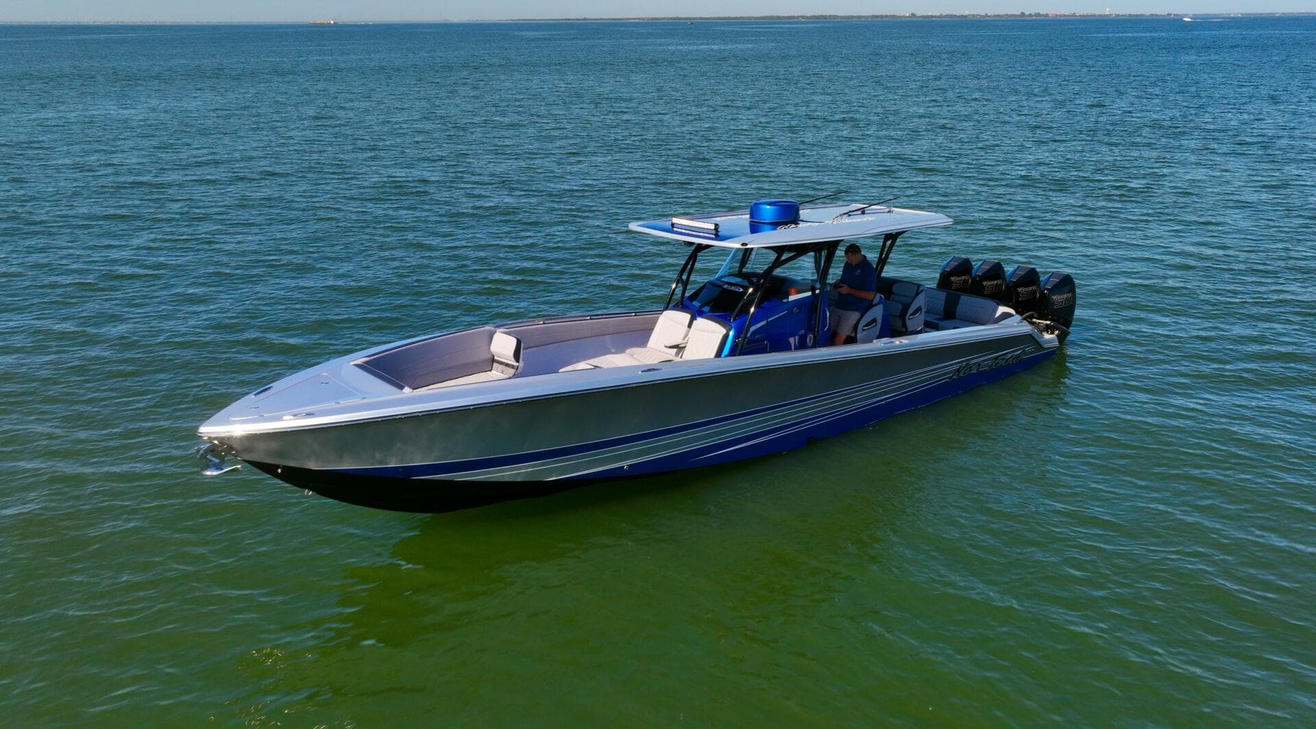 2024 Nor-Tech 390 Sport Center Console — photo 10