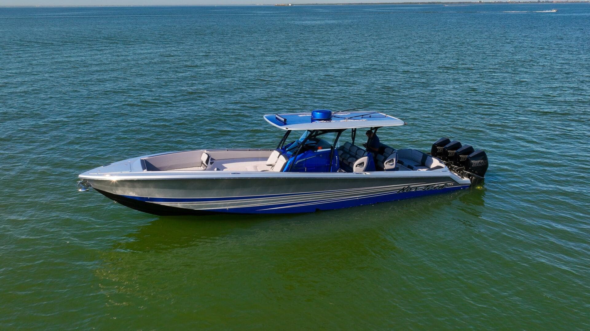 2024 Nor-Tech 390 Sport Center Console — photo 7