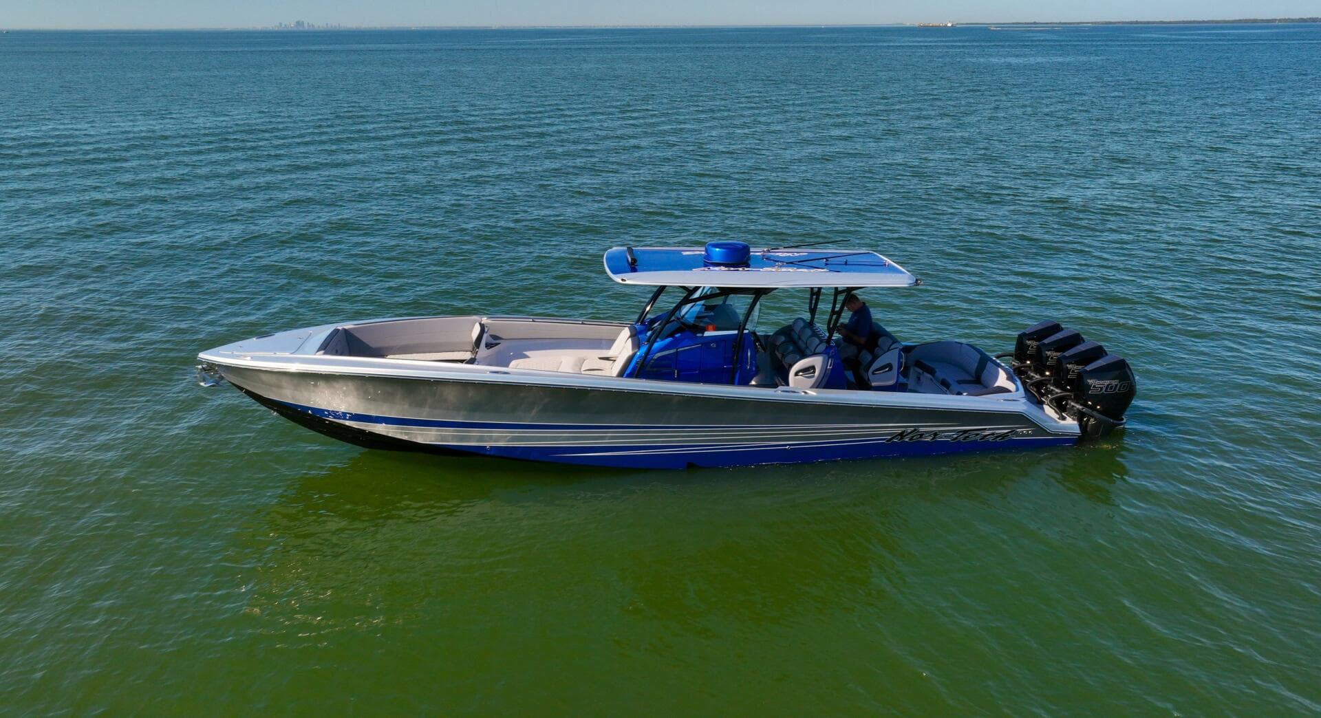 2024 Nor-Tech 390 Sport Center Console — photo 6
