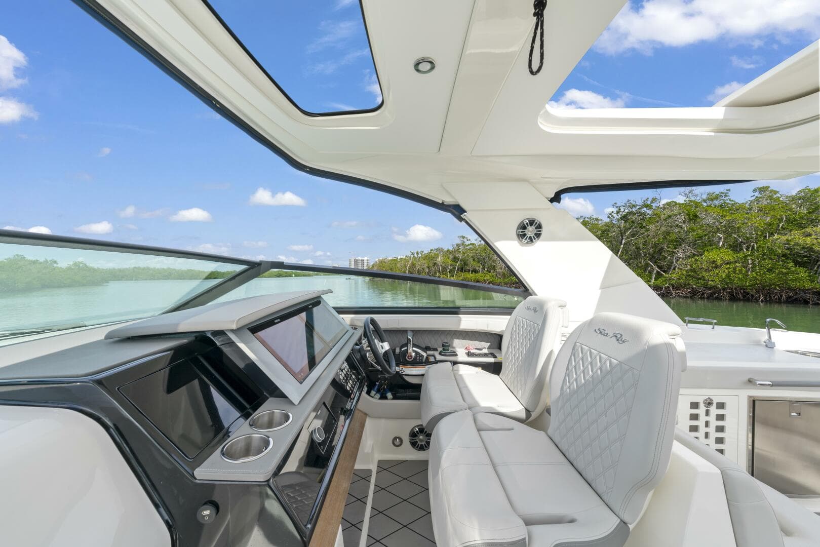 2022 Sea Ray Slx 400 Outboard — photo 2