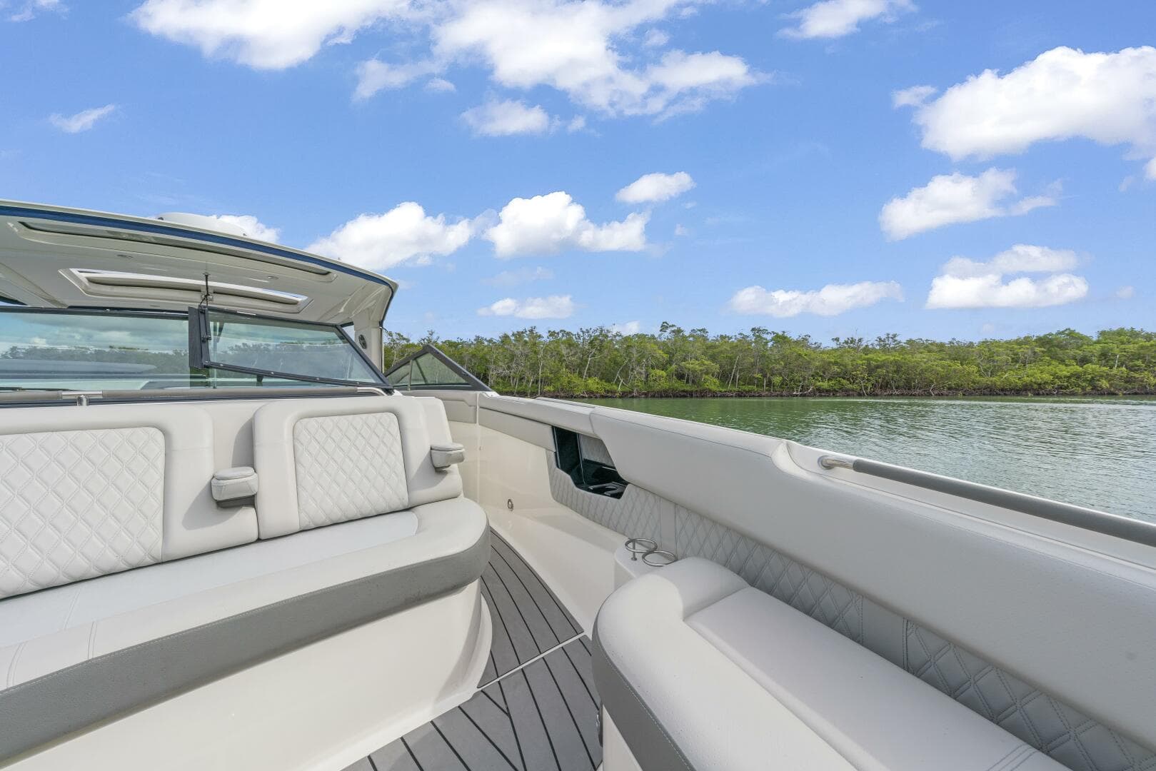 2022 Sea Ray Slx 400 Outboard — photo 22