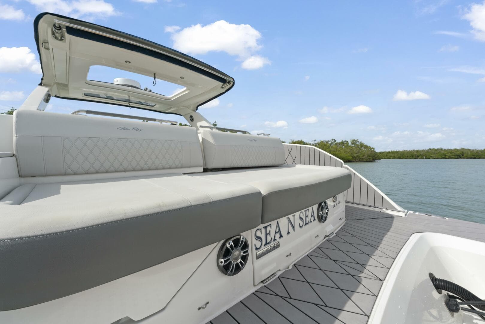 2022 Sea Ray Slx 400 Outboard — photo 54