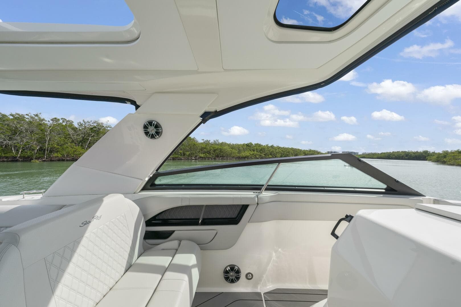 2022 Sea Ray Slx 400 Outboard — photo 31