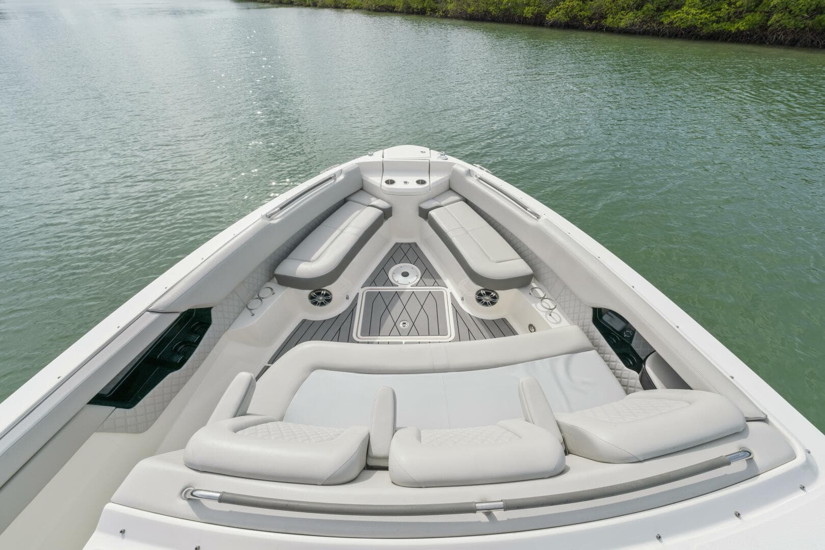 2022 Sea Ray Slx 400 Outboard — photo 18