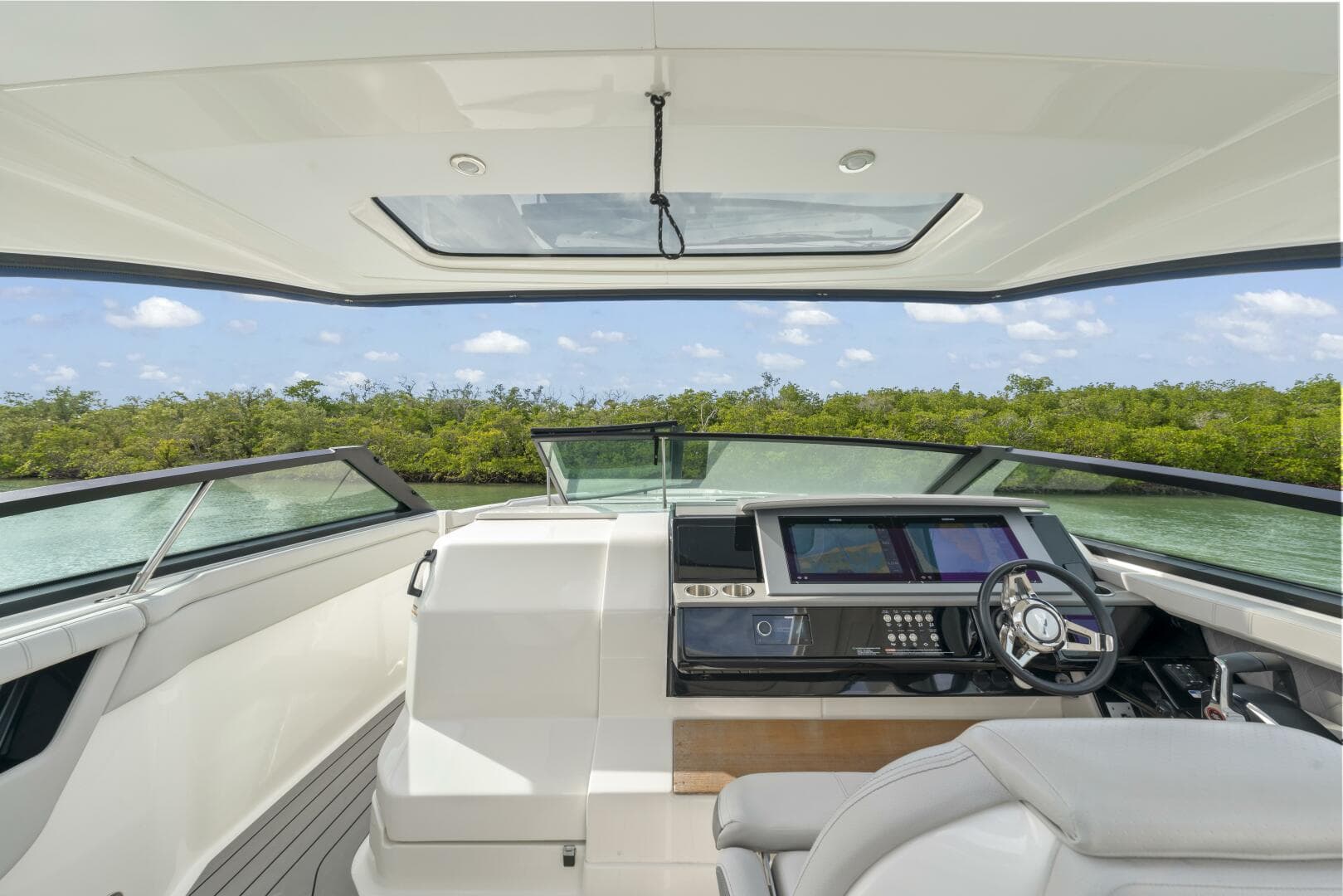 2022 Sea Ray Slx 400 Outboard — photo 7