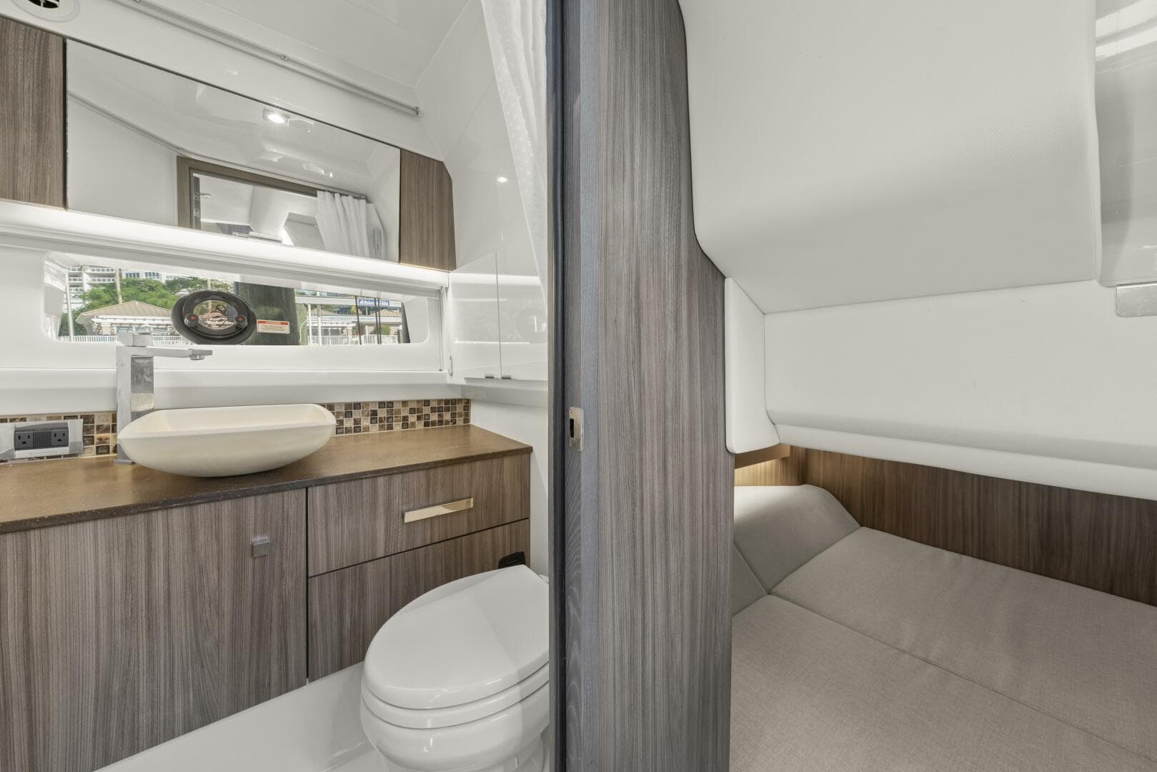 2022 Sea Ray Slx 400 Outboard — photo 51