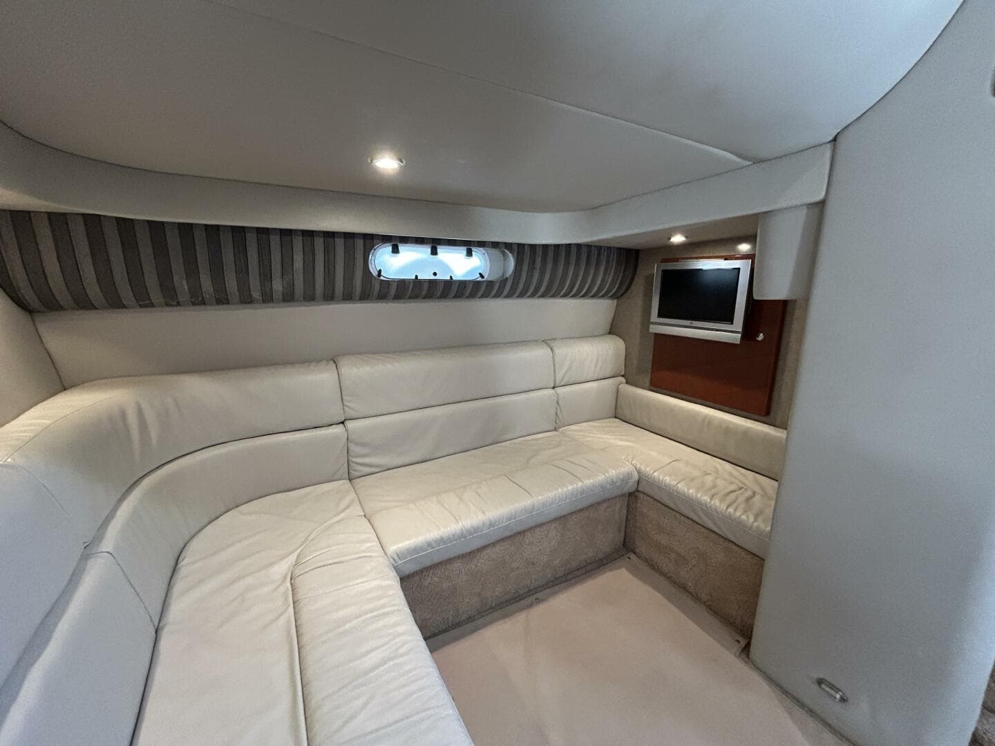 2005 Formula 40 Performance Cruiser — photo 10