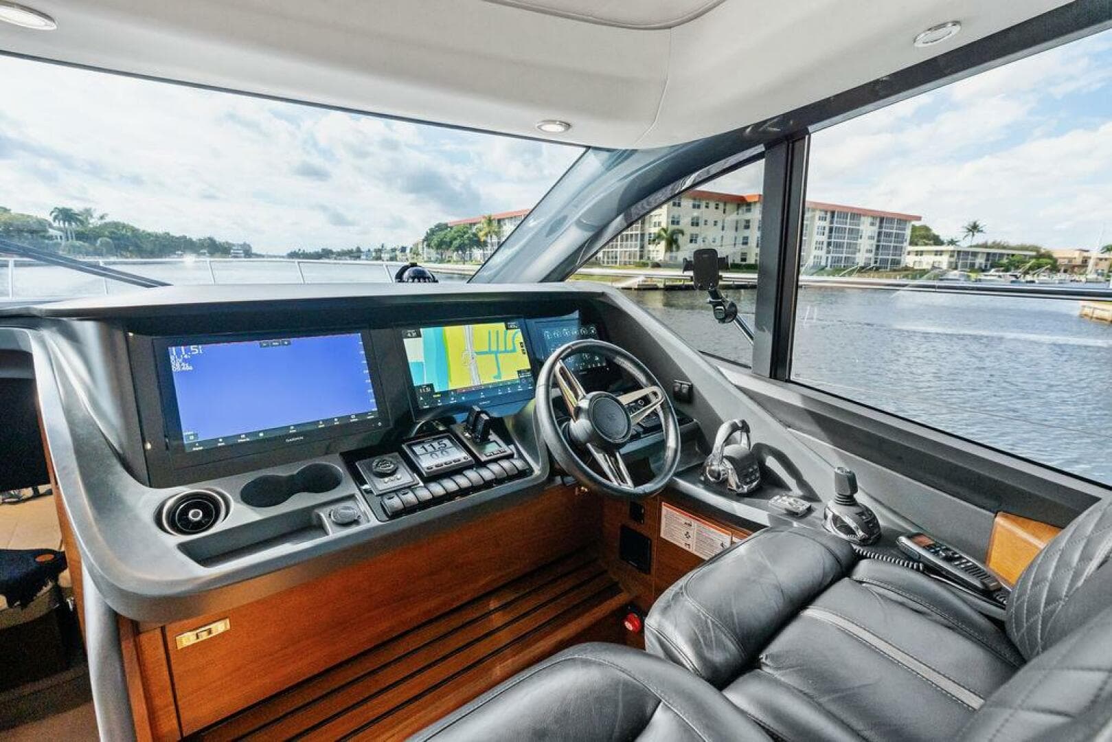 2021 Princess V55 — photo 46