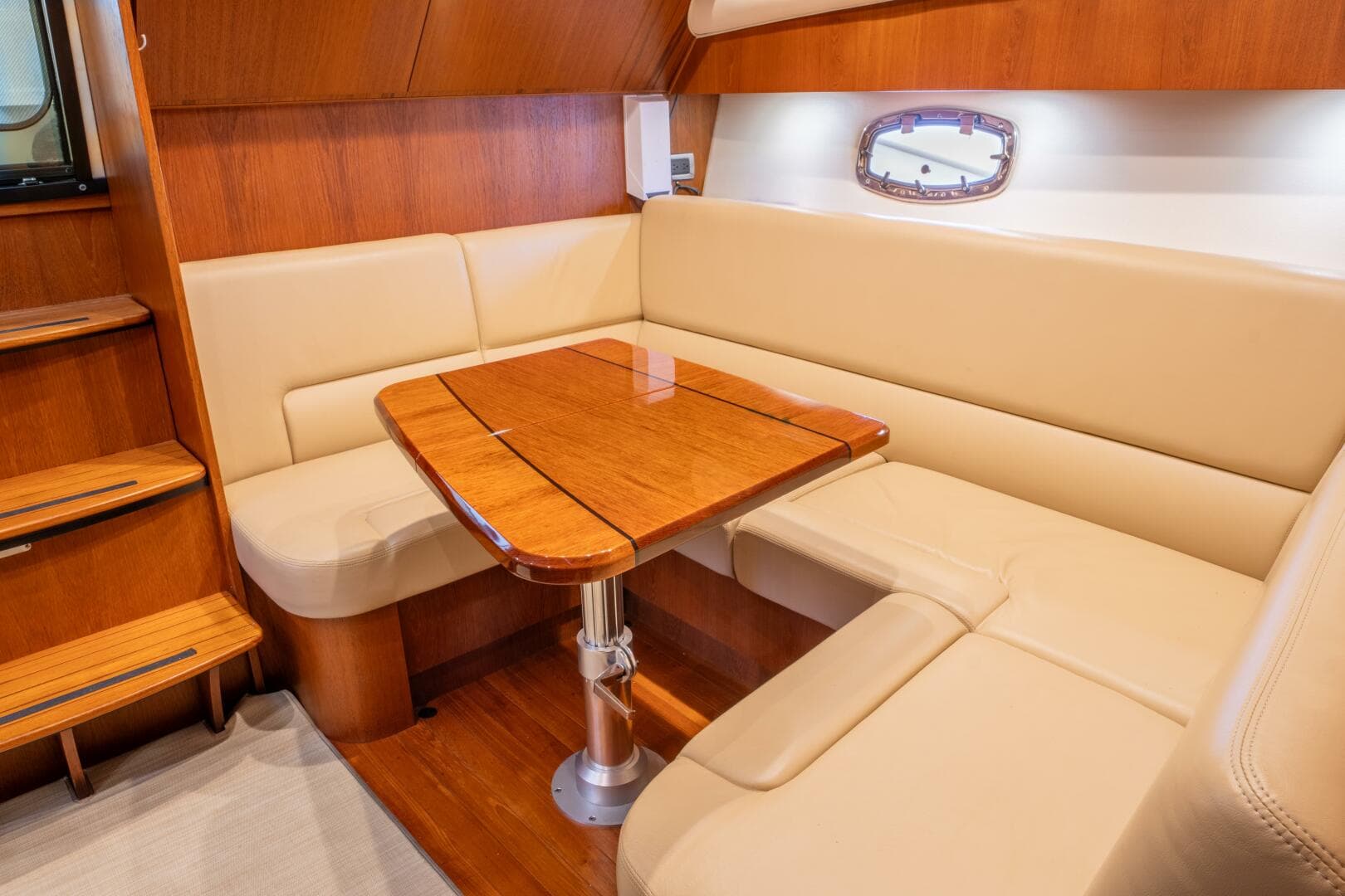 2015 Tiara Yachts 4300 Open — photo 9