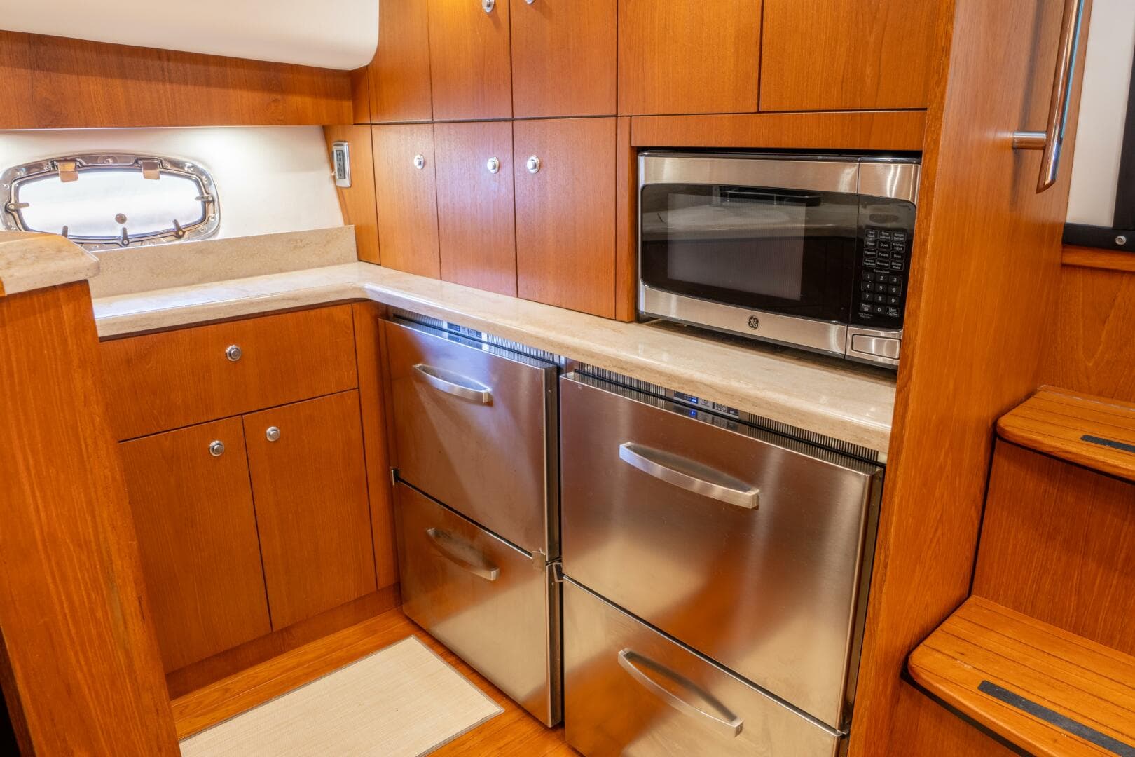 2015 Tiara Yachts 4300 Open — photo 11