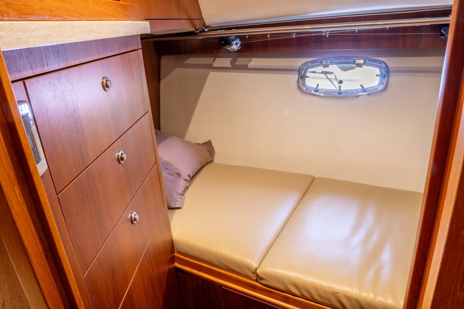2015 Tiara Yachts 4300 Open — photo 14